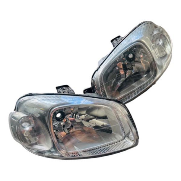 Par Faróis Cromados Fiat Uno Vivace 2010 À 2014 Detalhe