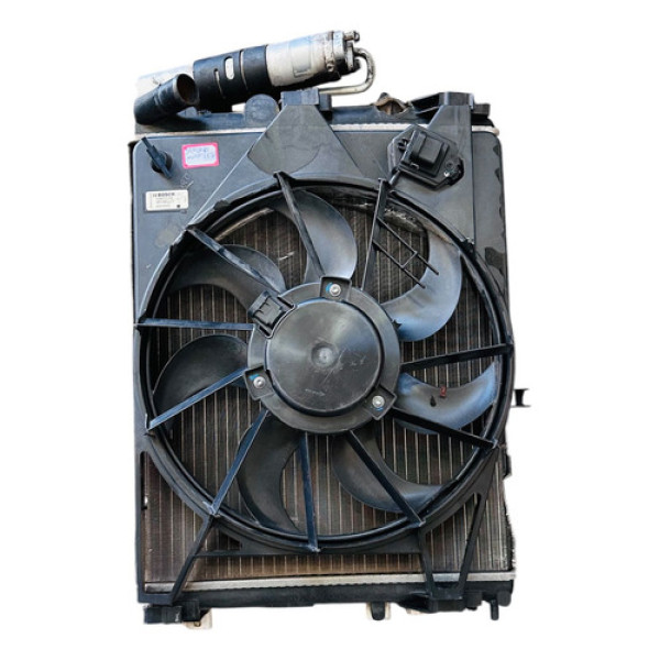 Radiador Completo Sandero/logan 1.0 16v 2008 À 2013 Detalhe